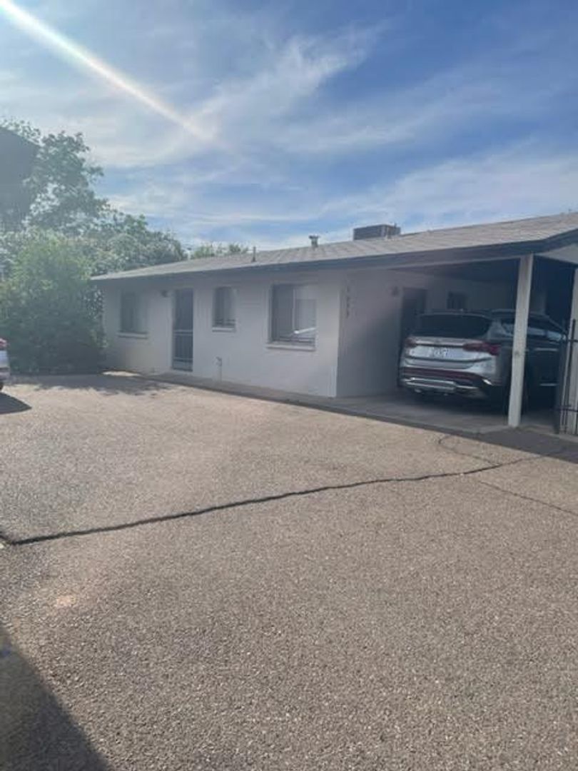 Tempe Apartment: 1009 S Roosevelt St