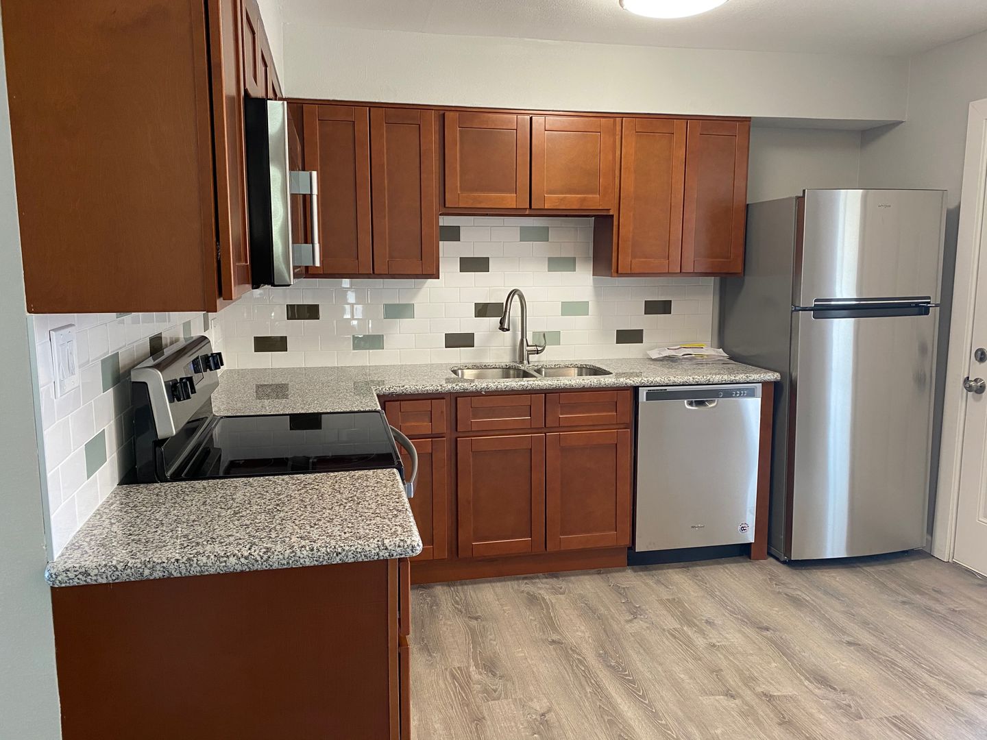 Phoenix Apartment: 3221 N 36th St