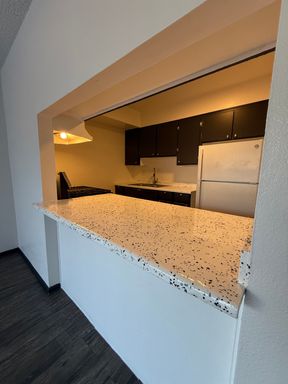 Two Bedroom One Bath 1 Month FREE!!! – photo 1