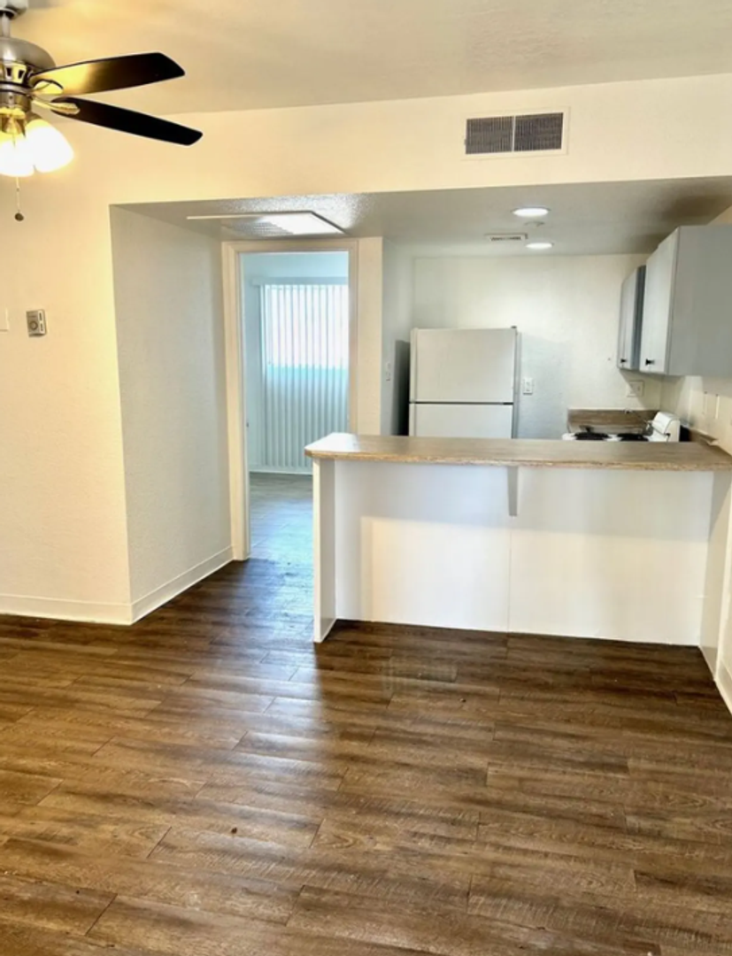 Phoenix Apartment: 2990 W Thunderbird
