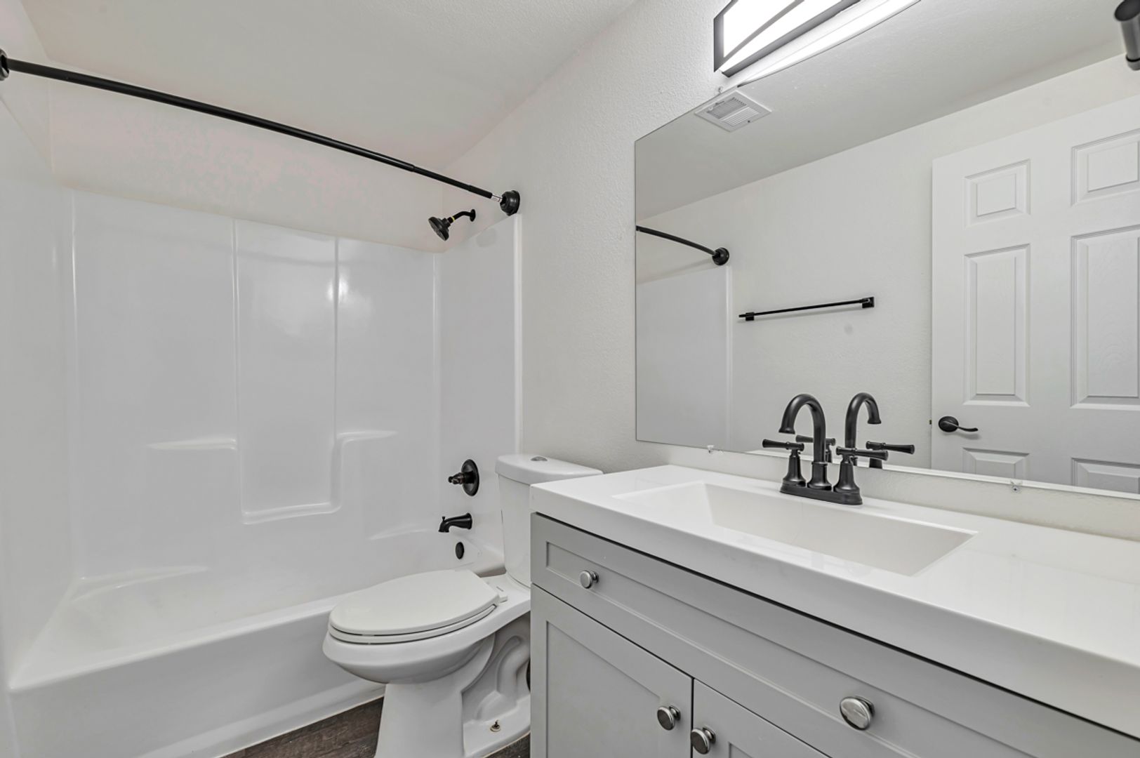 Apartment bathroom at H2O Apartments.