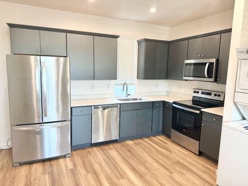 Move in by the end of July and receive August rent Totally for FREEE – photo 1