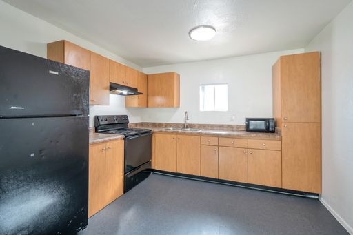 **8 WEEKS FREE!!** Please to schedule a tour! – photo 1