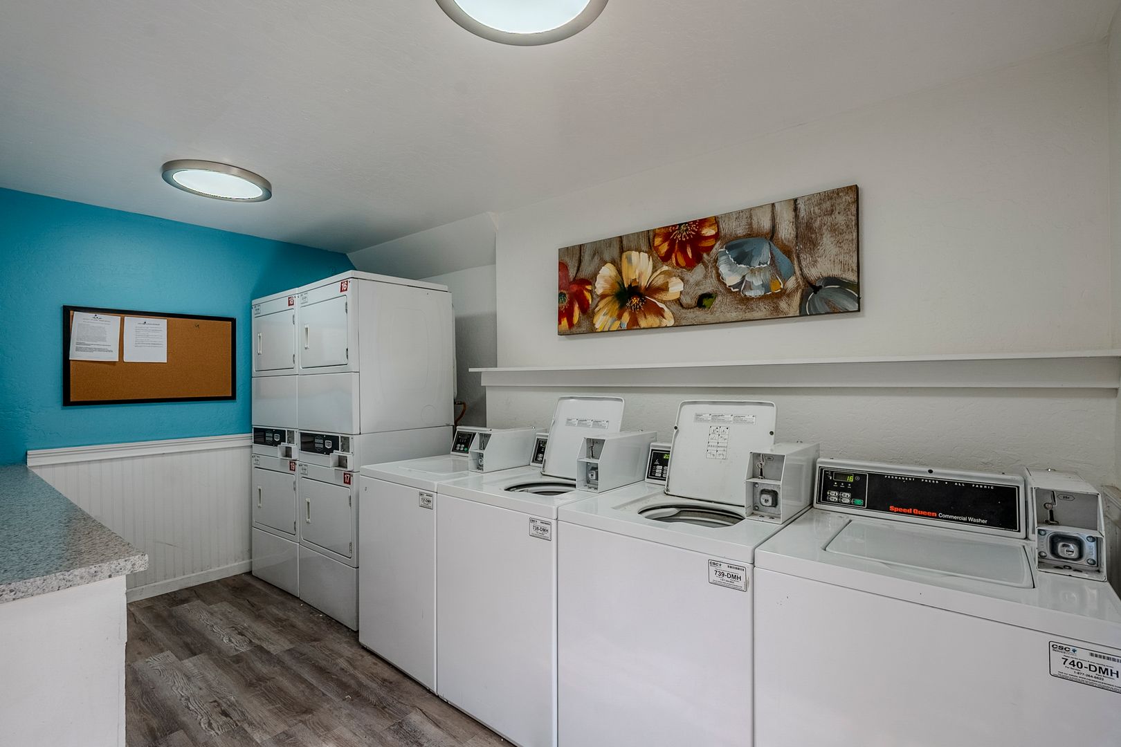 Laundry room at Harbor View 2 (5 of 8)