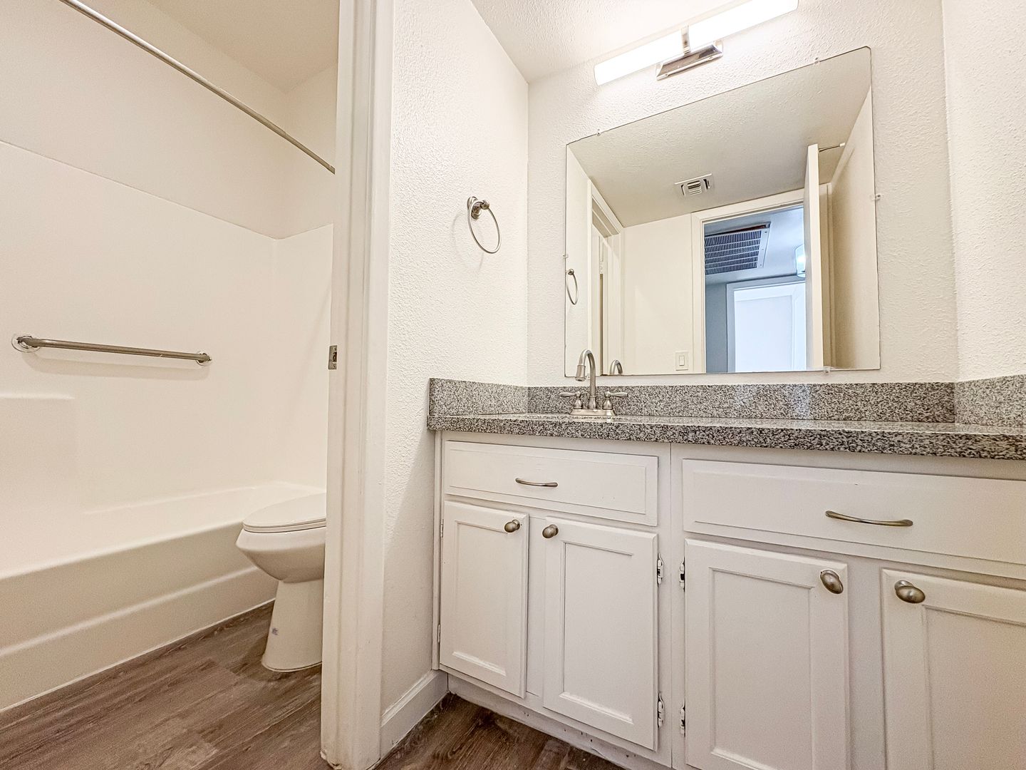 Apartment bathroom at Maryland Court.