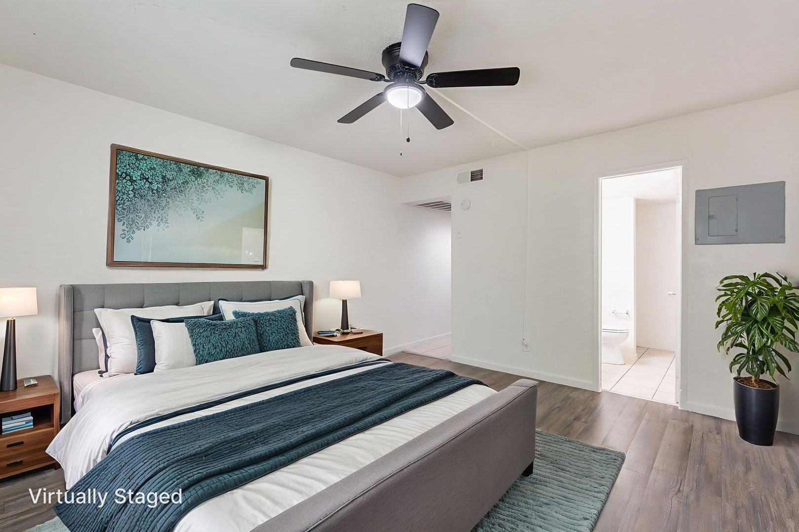 Phoenix Apartment: 3222 W Indian School Rd