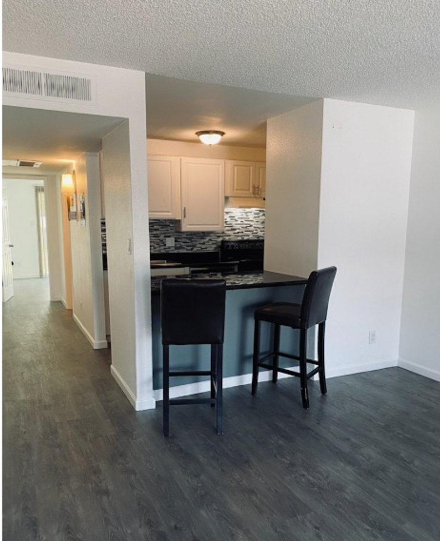 Phoenix Apartment: 4236 N 14th St.; 4231 N. 13th Pl.