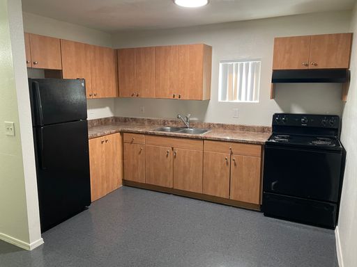 **8 WEEKS FREE!!** Please to schedule a tour! – photo 1