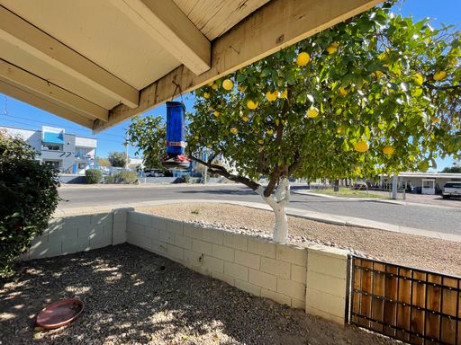 **FIRST MONTH'S RENT FREE & DECEMBER RENT FREE** Please to schedule a tour! – photo 1