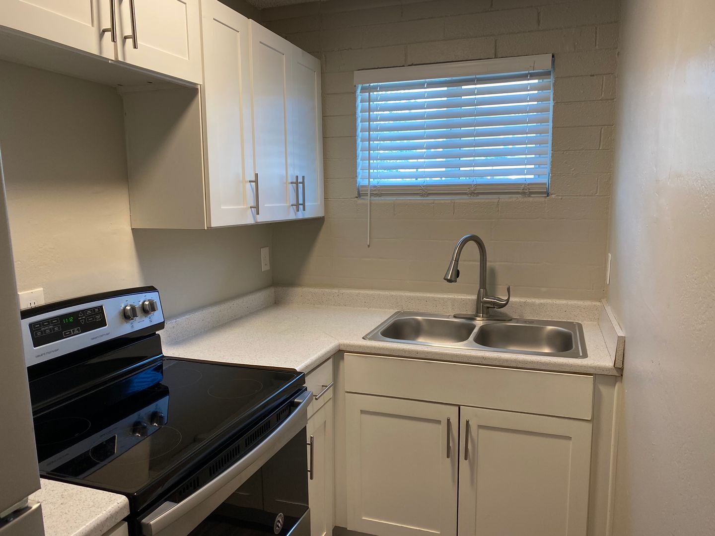 1/2 half first months rent! Modern, Single-Level Apartment in Midtown Phoenix