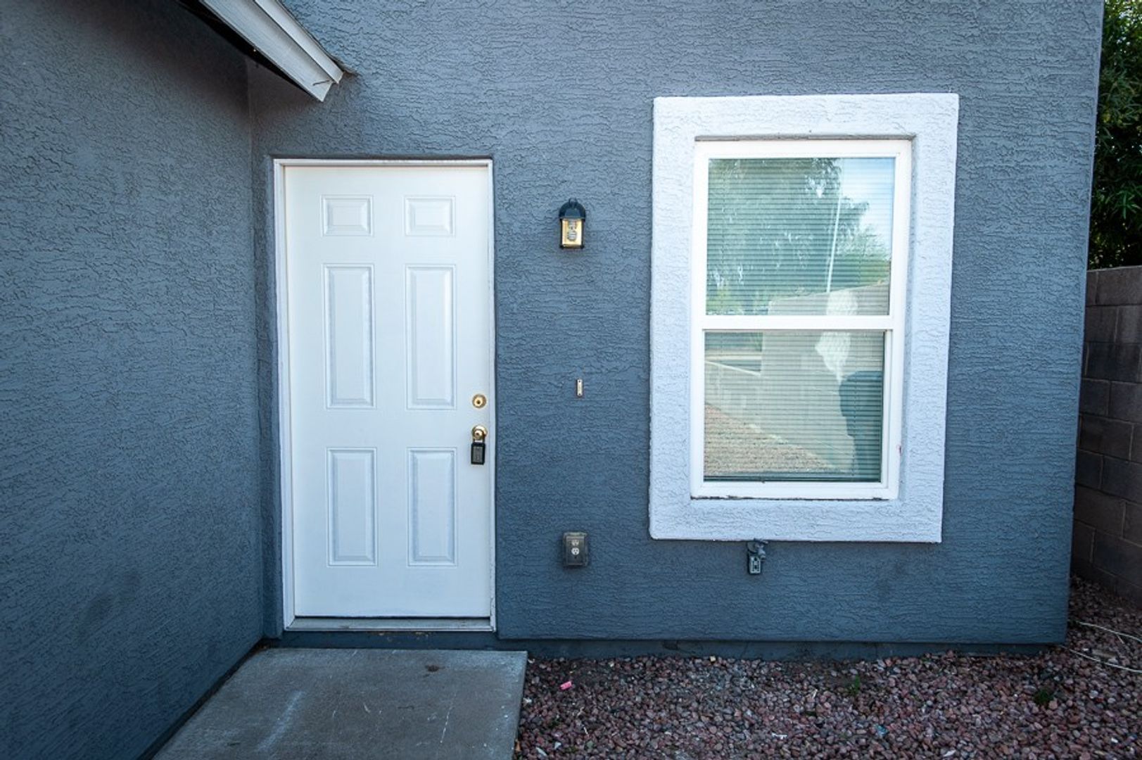 Apartment entry at 35th Avenue Townhouse.