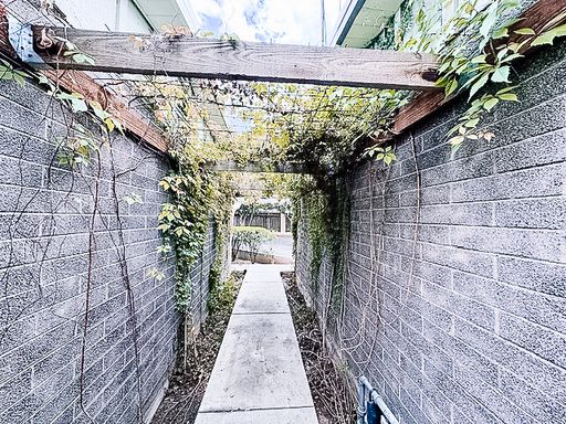 Gorgeous eclectic 2x1 near ASU in the heart of Tempe! – photo 1