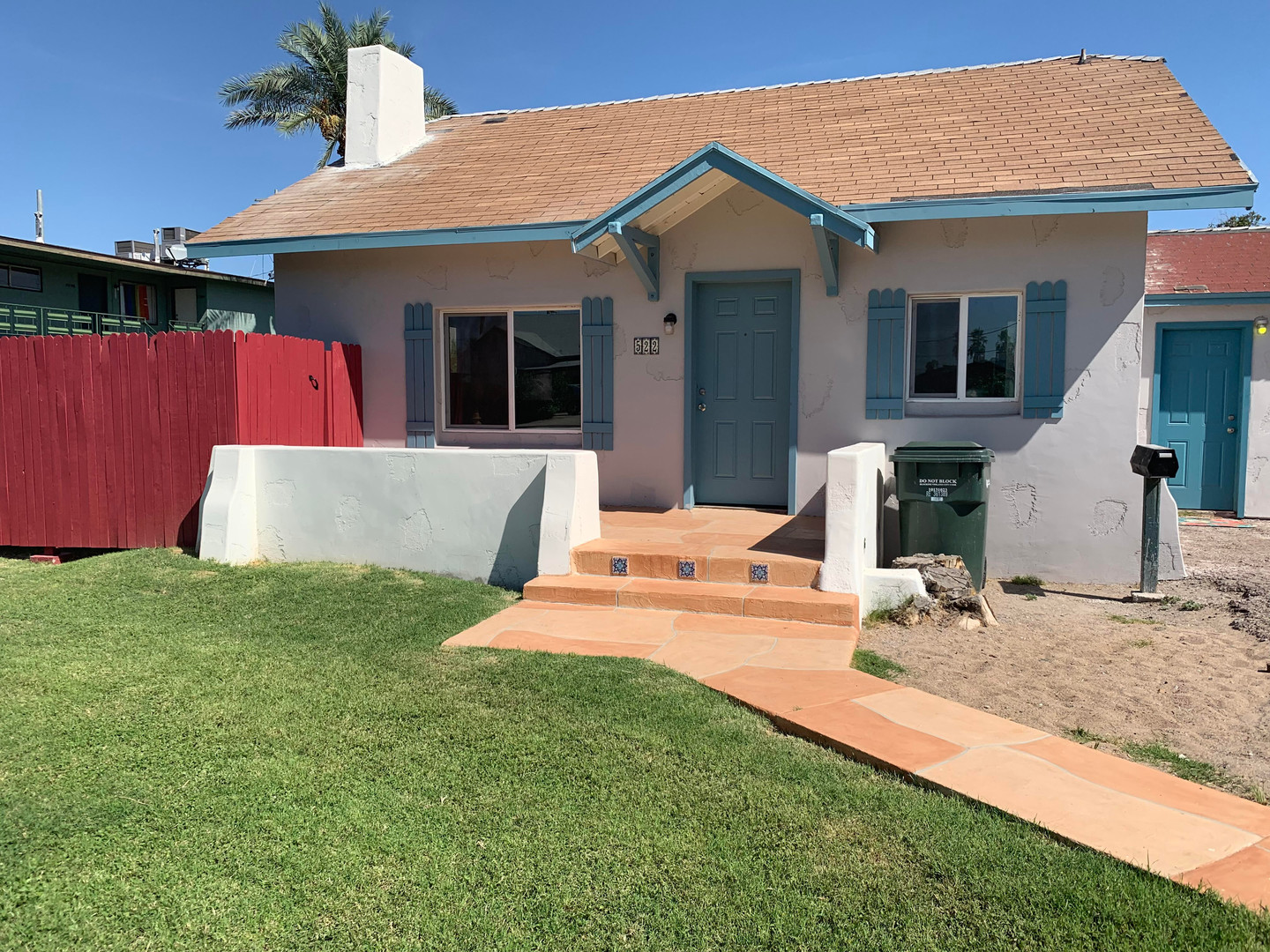 Building exterior at Highland West Casitas.