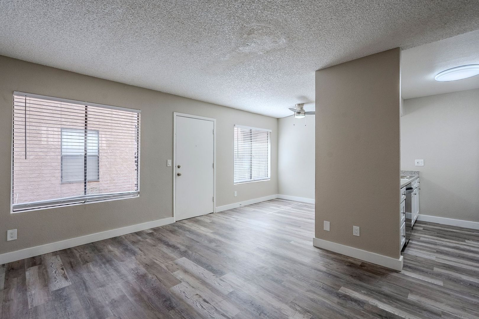Phoenix Apartment: 3816 E McDowell Rd