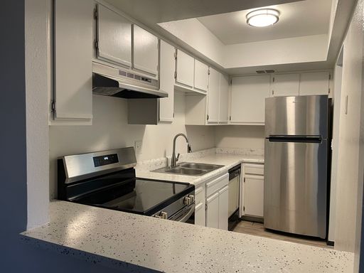 One Bedroom One Bath 1 Month FREE!!! – photo 1