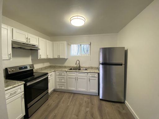 Enjoy $600 off move in ** Restrictions apply! Beautiful Two Bedroom One Bathroom Located in the Heart of Tempe! – photo 1