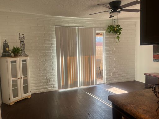1 MONTH FREE & LOW deposit, $1,300 base rent at Renovatio with a backyard. APPLY NOW before its gone! – photo 1