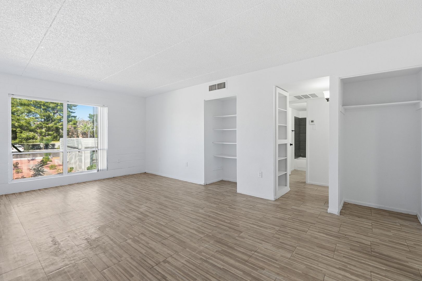 Phoenix Apartment: 7232 N 27th Ave