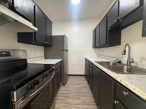 Two Bedroom One Bath 1 Month FREE!!! – photo 1