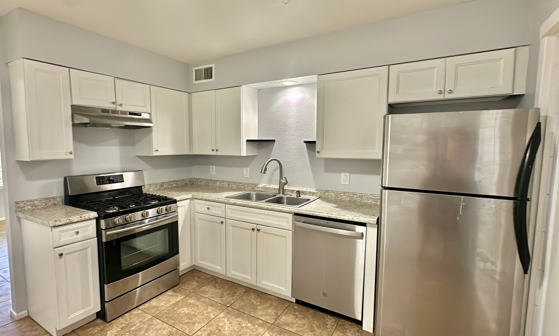Tempe Apartment: 5105 S La Rosa