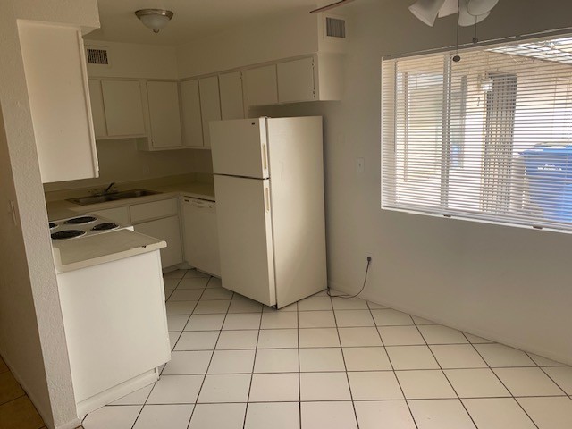 Phoenix Apartment: 10219 N. 12th Avenue