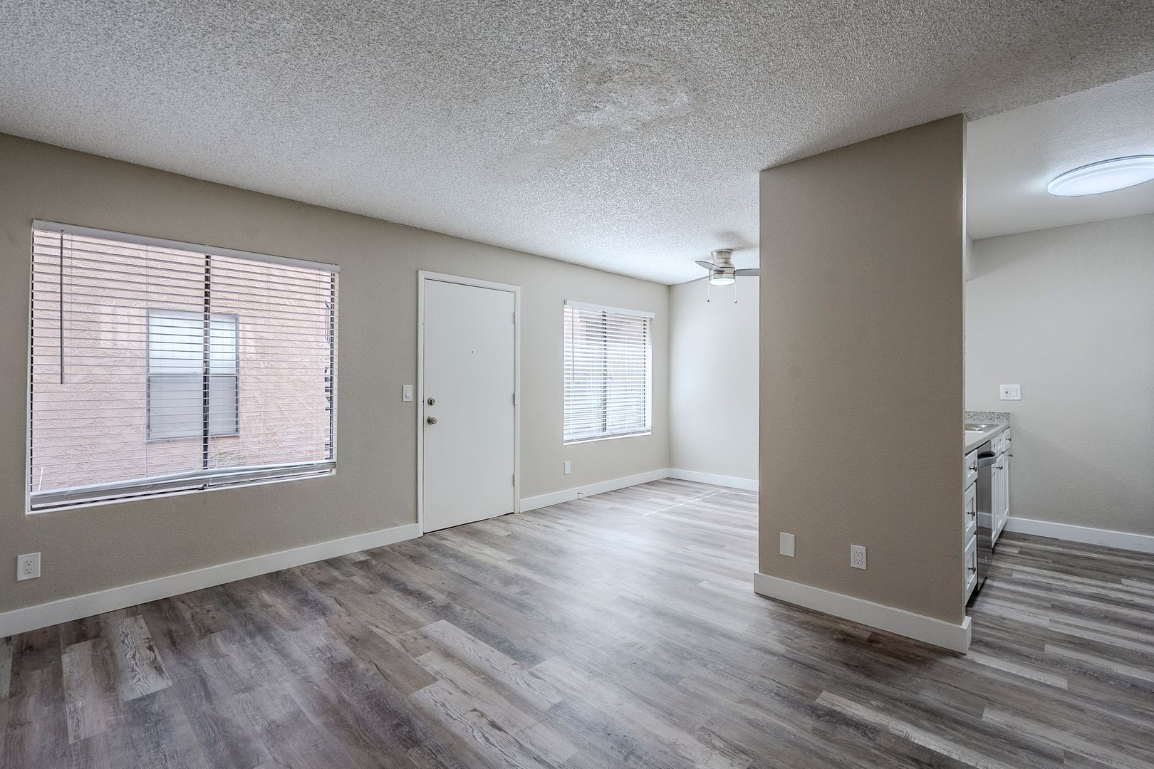 Phoenix Apartment: 3816 E McDowell Rd