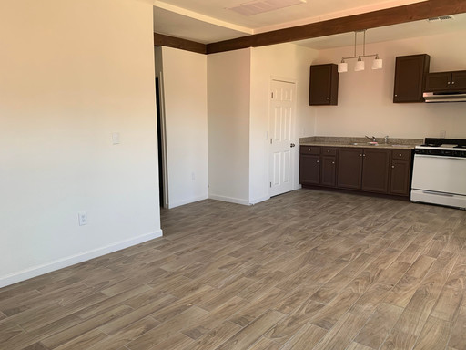 **FIRST MONTH'S RENT FREE & HALF OFF DECEMBER RENT** Please to schedule a tour! Cozy 3 bedroom Casita!!! – photo 1