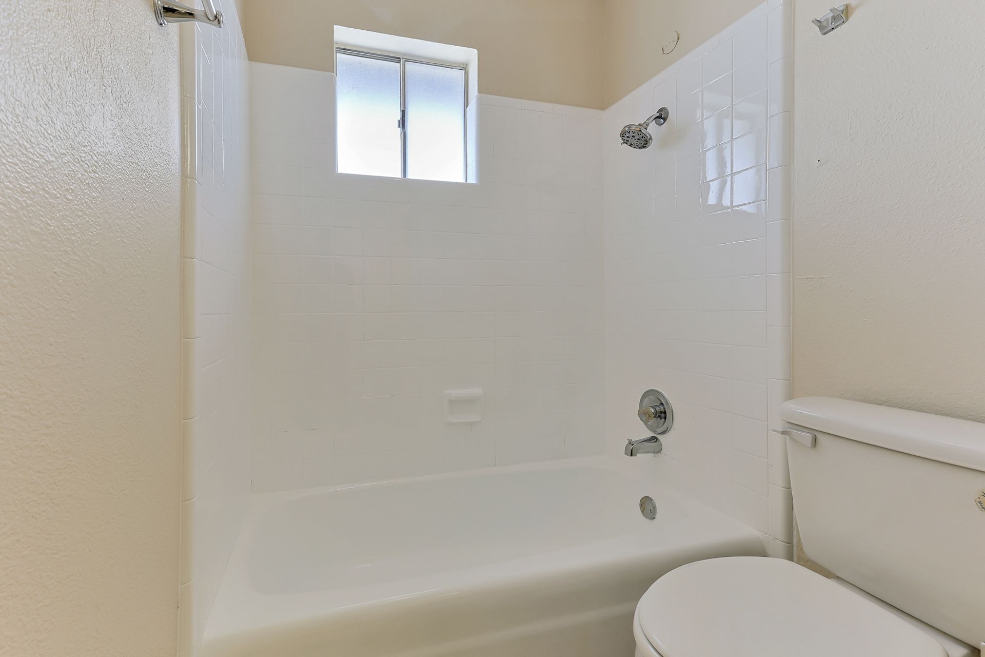 La Rosa Apartments 12 of 12