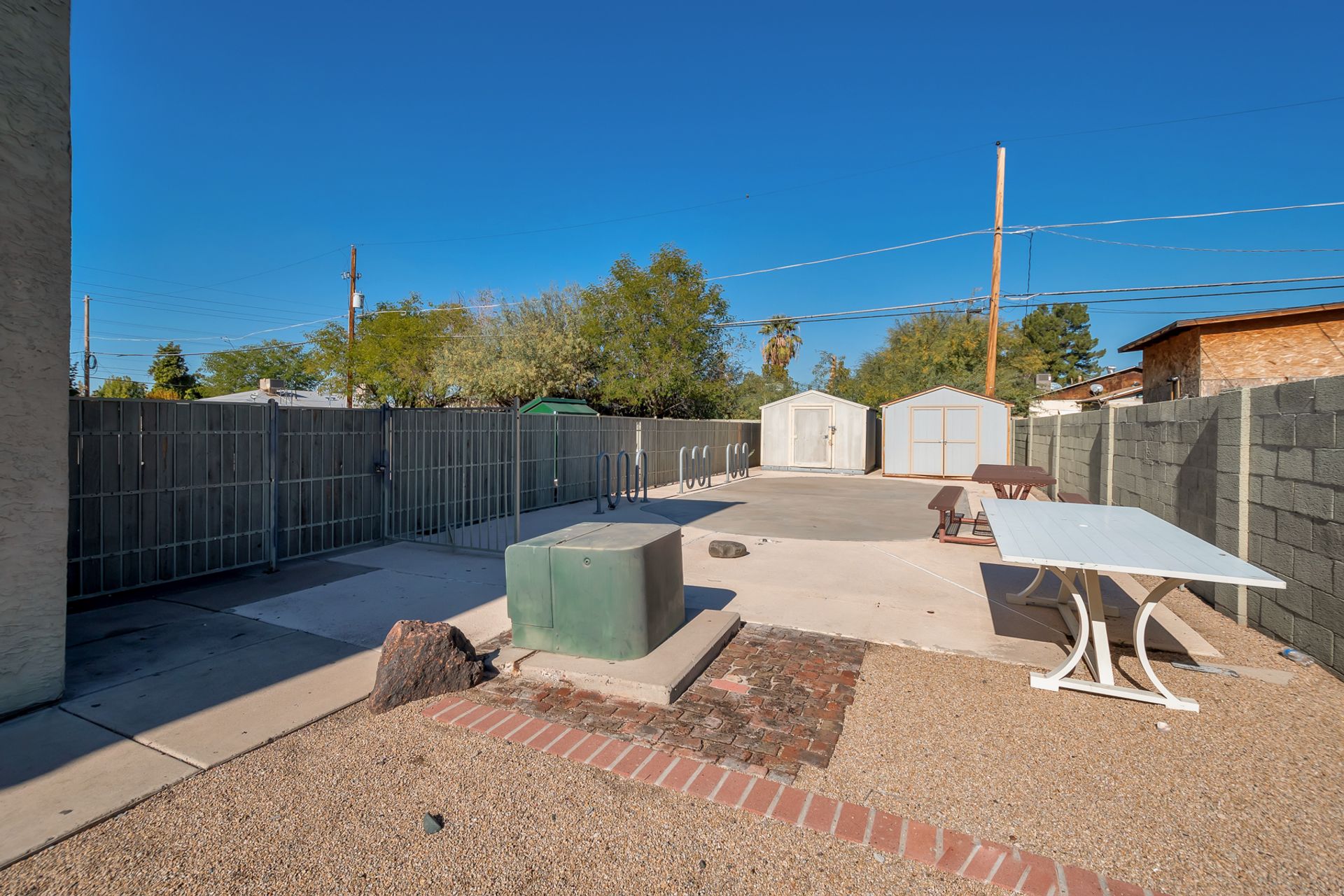 Shared outdoor space at Starlight Apartments.