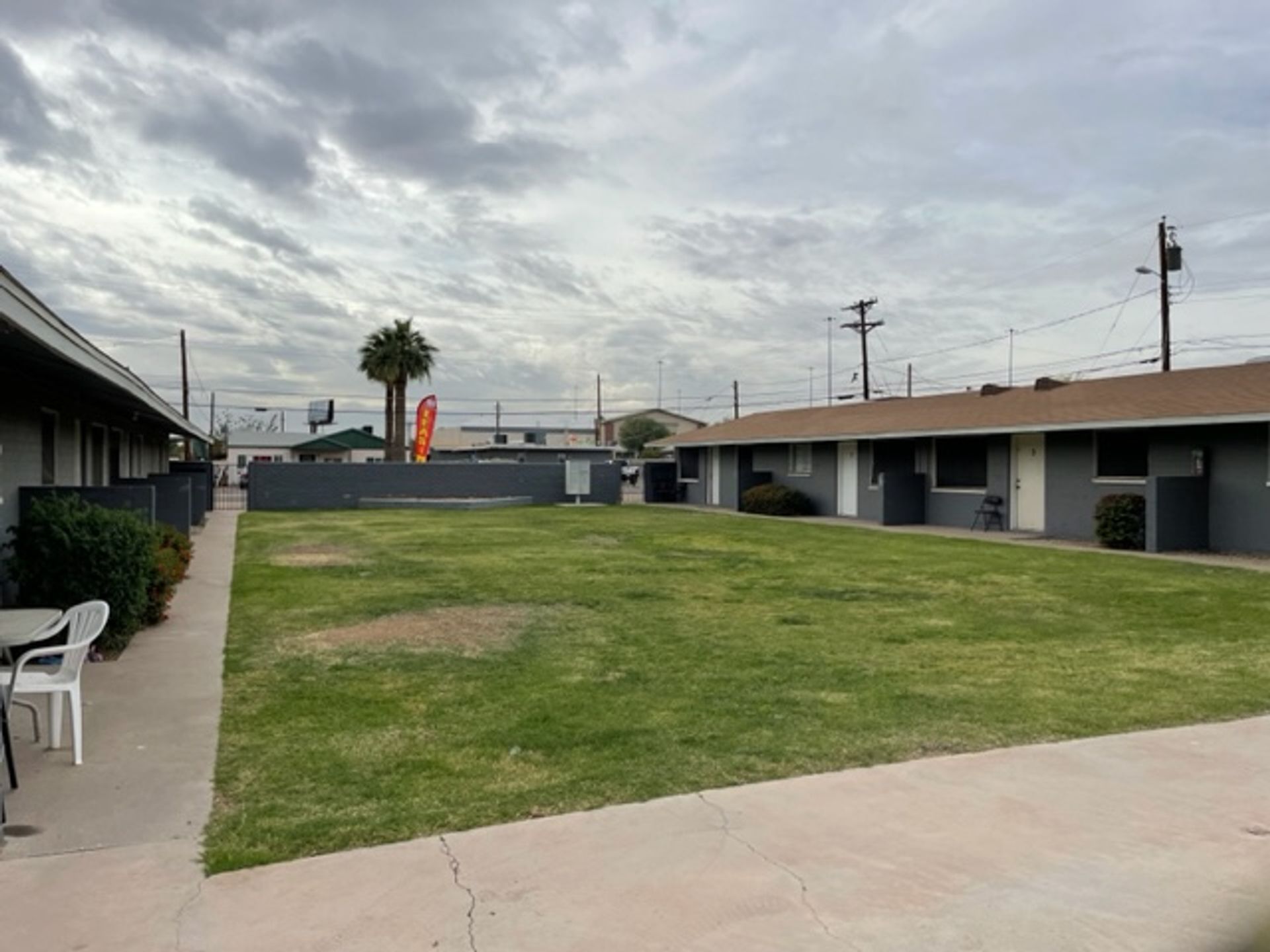 Shared outdoor space at Devonshire Apartments at 2414.