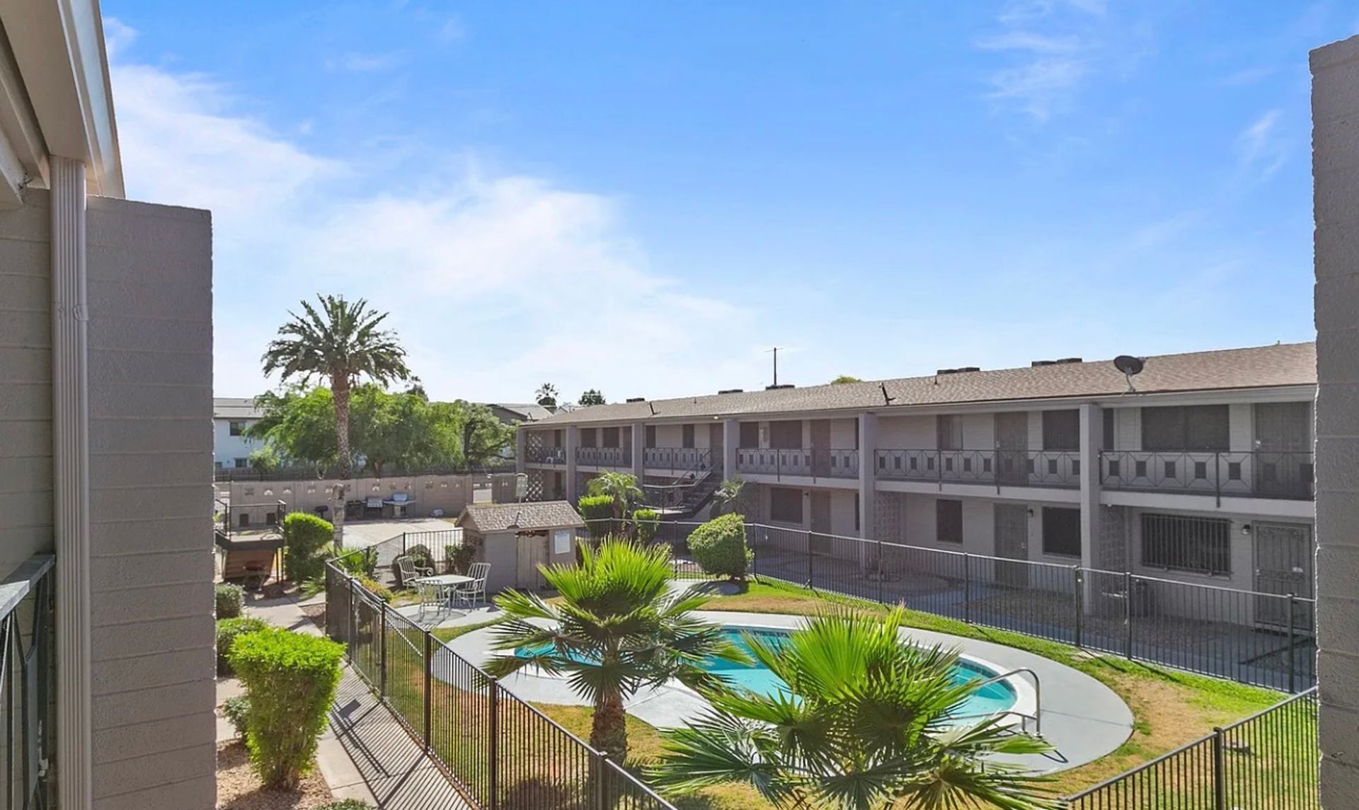 Phoenix Apartment: 7150 N. 27th