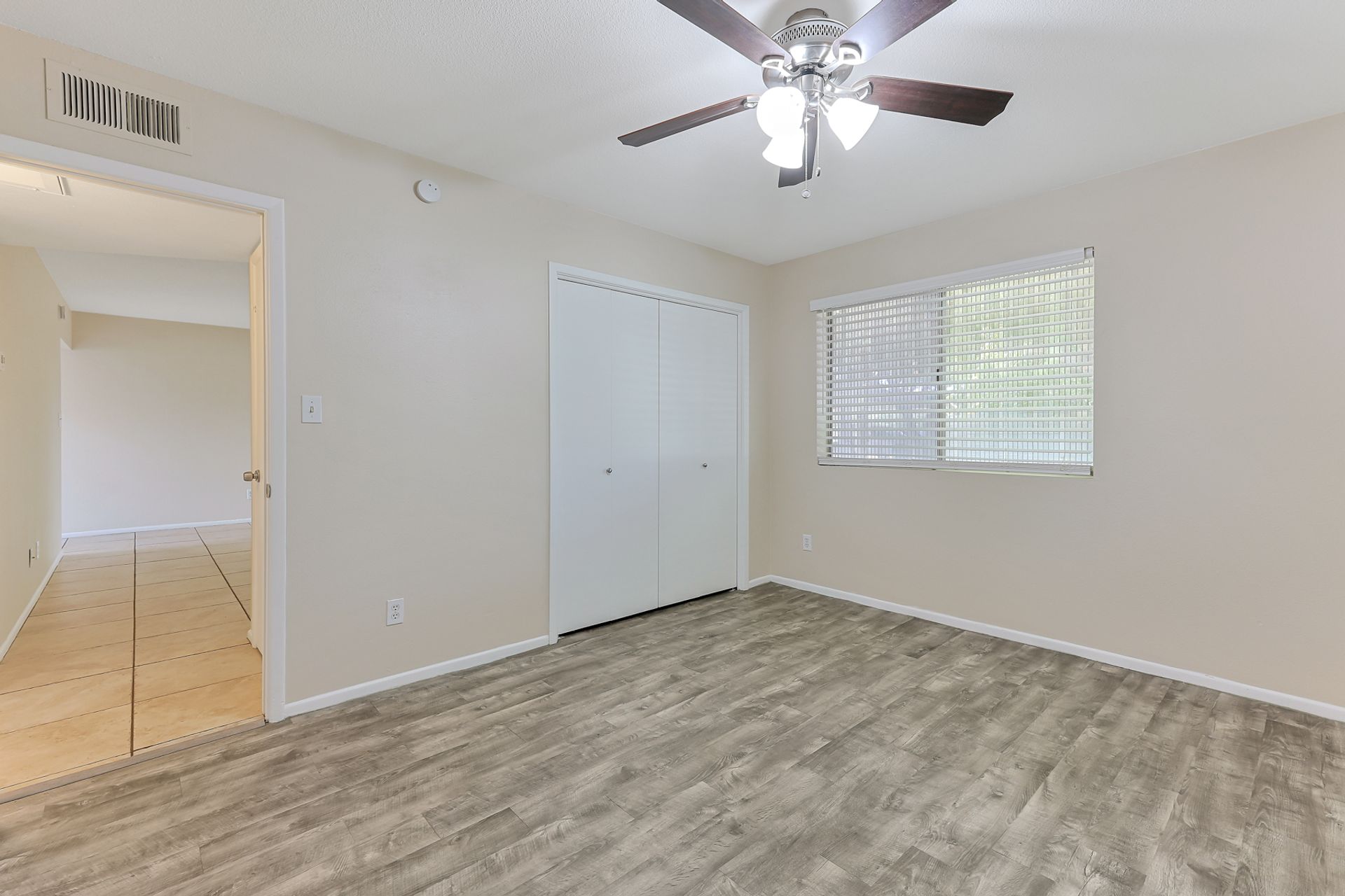 La Rosa Apartments 8 of 12