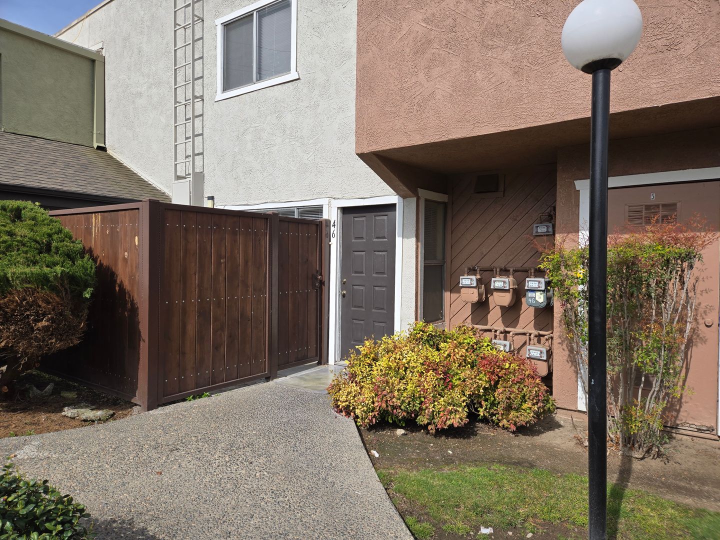 Modesto House: 325 Standiford Ave #46