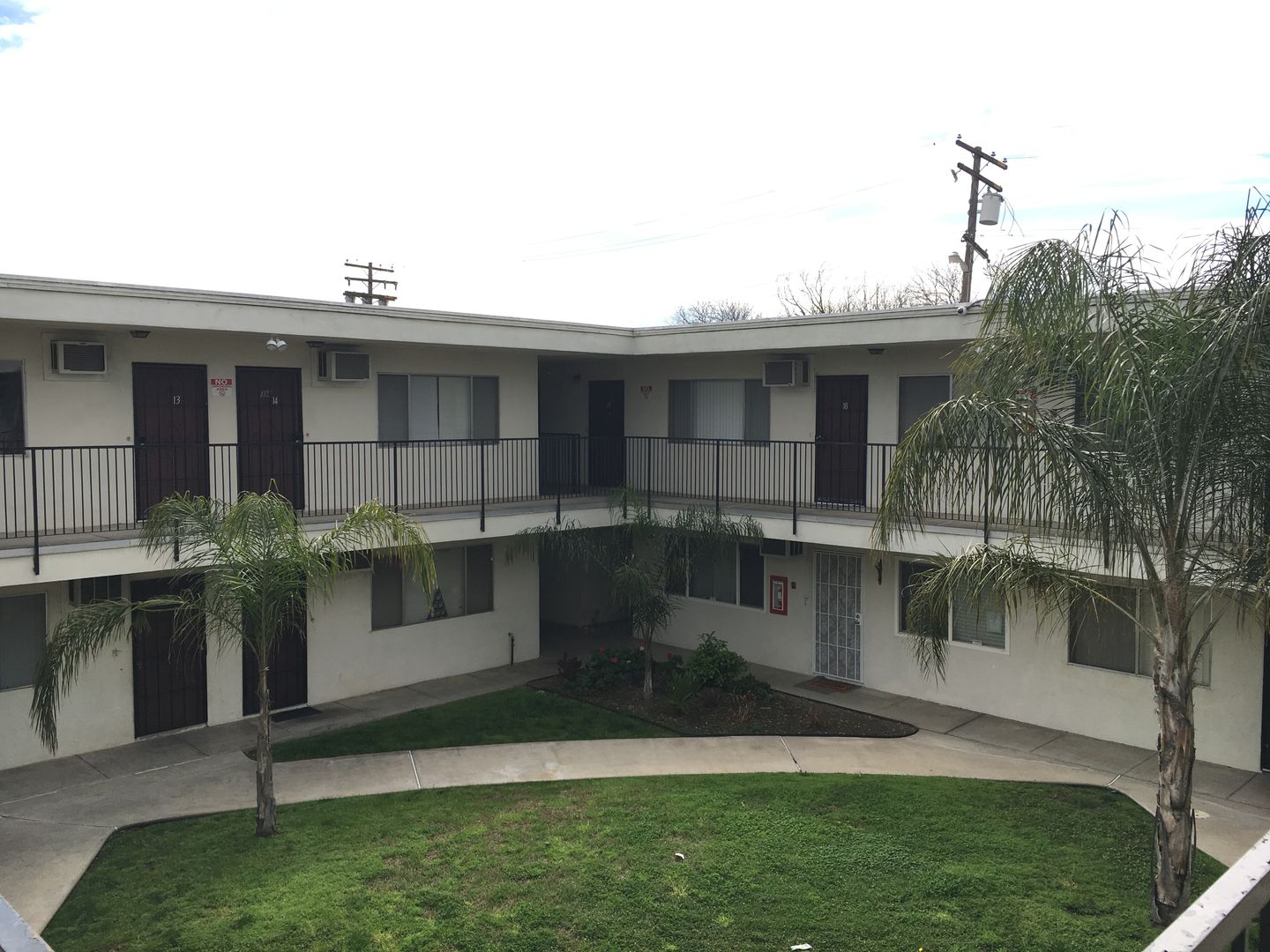 Modesto Apartment: 123 College Avenue