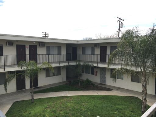 Cedarwood Apartments in Modesto – photo 1