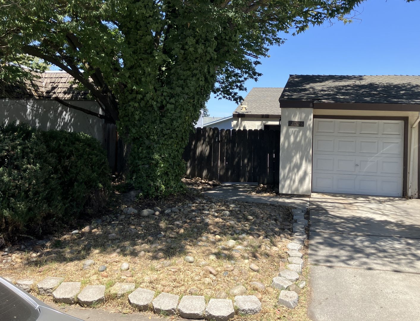 Modesto Apartment: 2025 Wylie Dr
