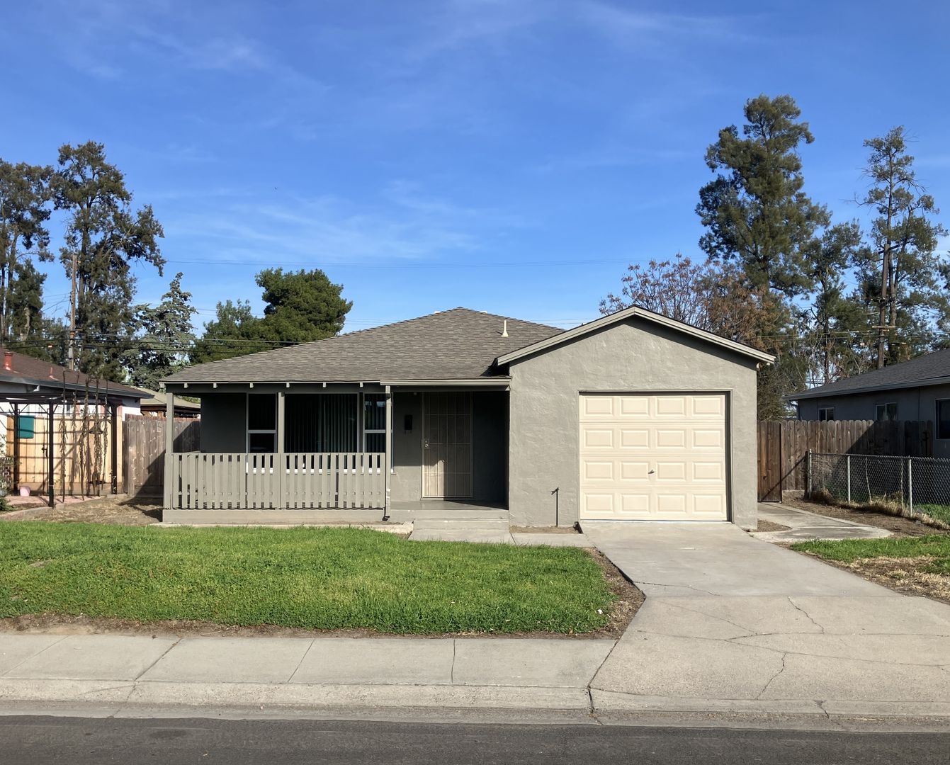 Modesto House: 2700 Whitcomb Way