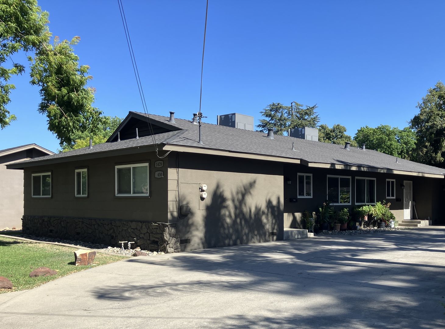 Modesto Apartment: Orangeburg Ave