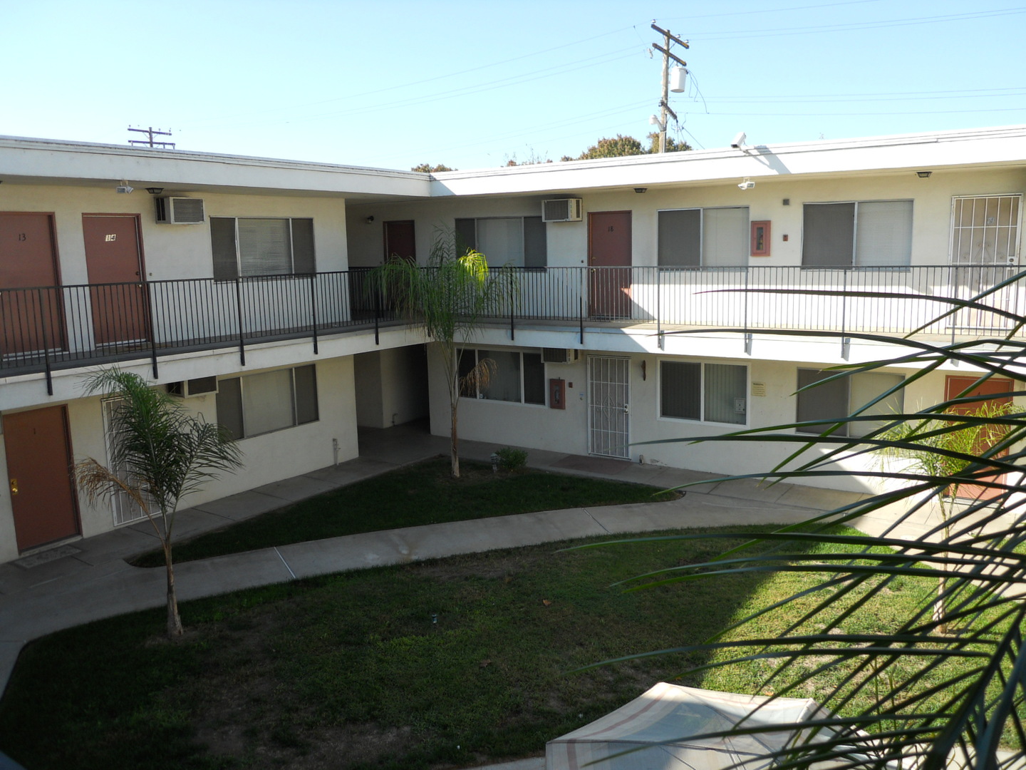 Modesto Apartment: 123 College Avenue