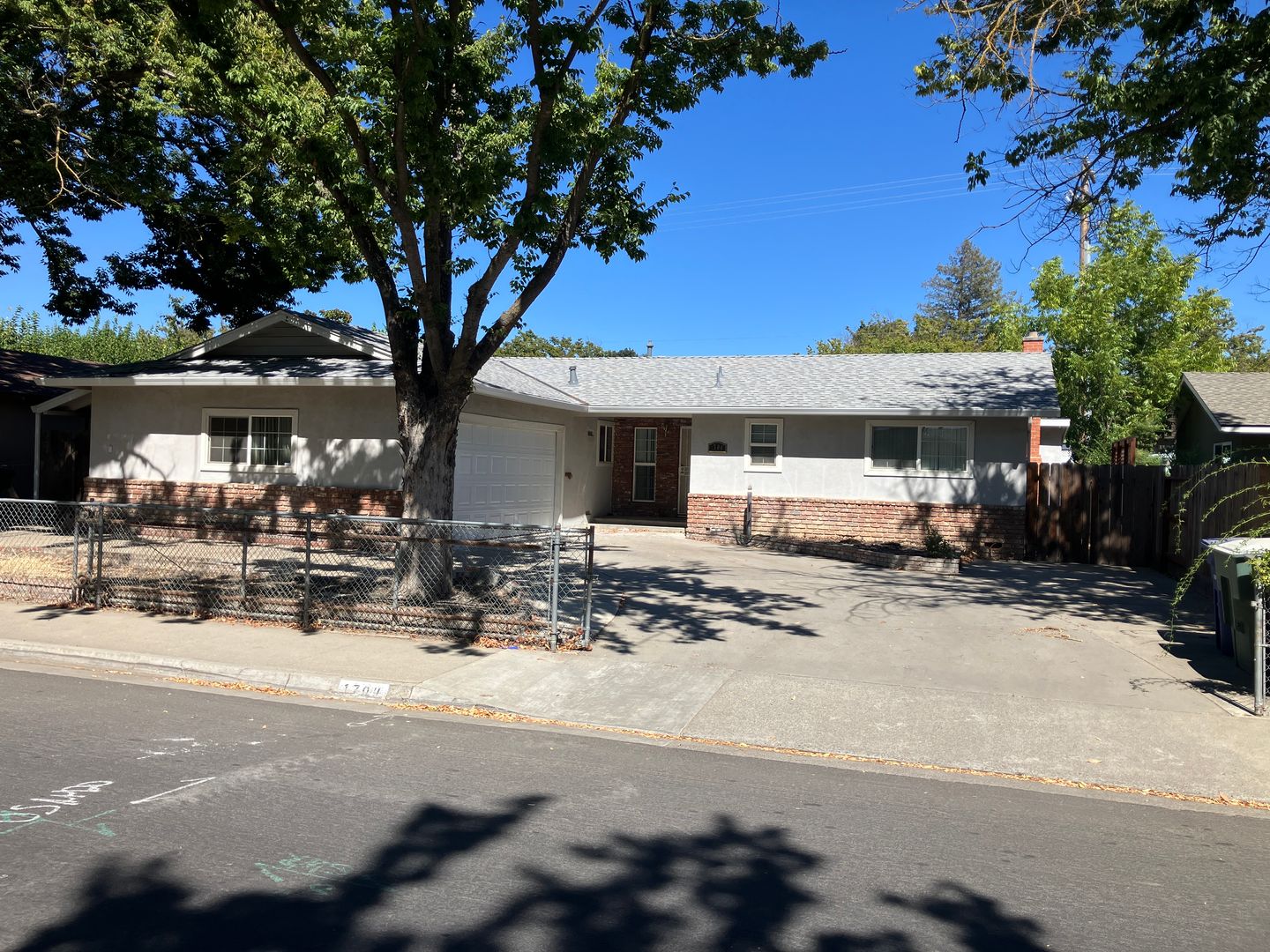 Modesto House: 1704 Ellison Drive