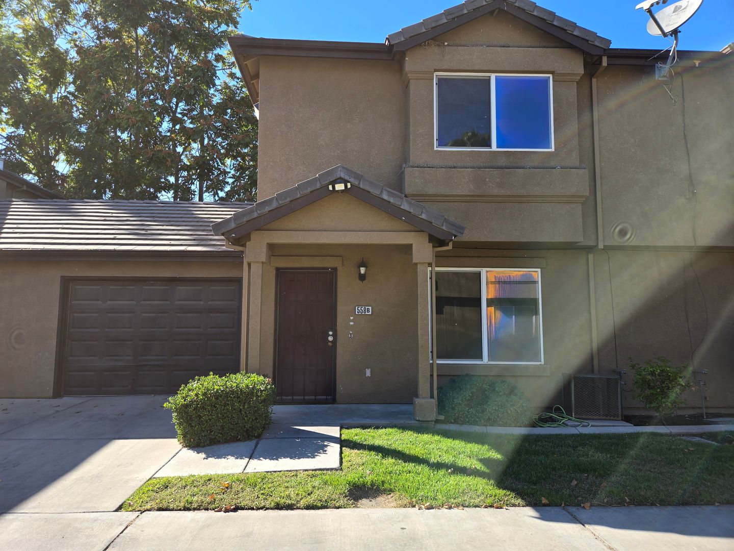 Turlock Townhome: 558 Vermont Ave - B