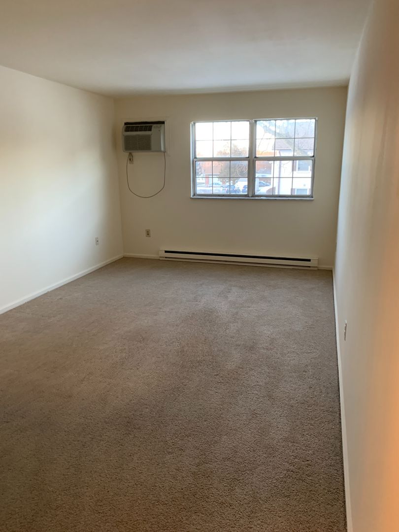Emmaus Apartment: 18 Cherry Street