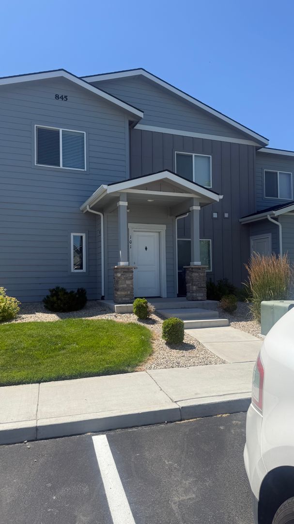 Kuna Townhome: 845 W Backpack Ln - 101