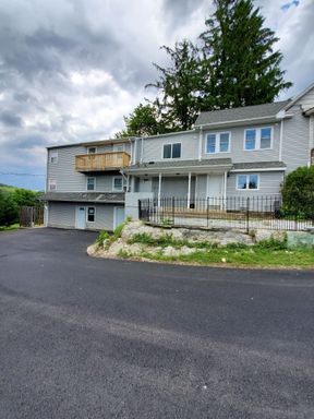 large studio/efficiency, 1 bath, 2nd floor apt