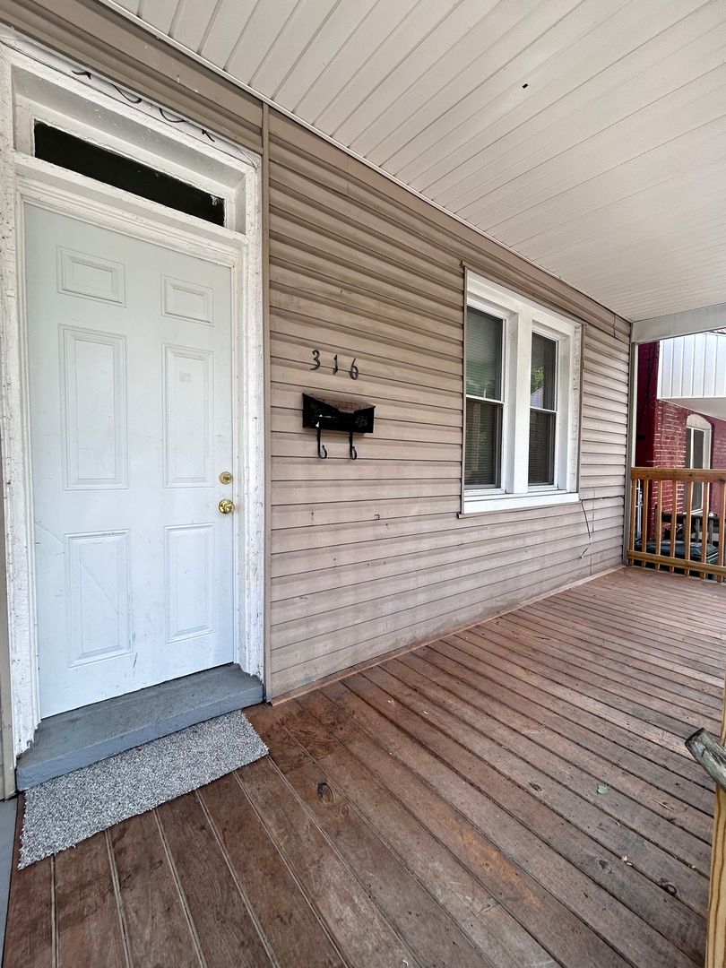 Hagerstown House: 316 N Prospect St
