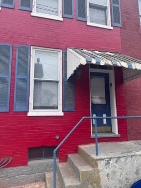 1 bedroom, 1 bath, 2nd floor apartment – photo 1