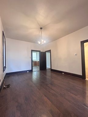 3 bedroom, 1.5 bath, 2 story half double house – photo 1