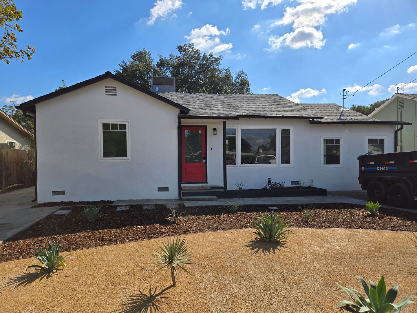 Visalia House: 1015 E Laurel Ave