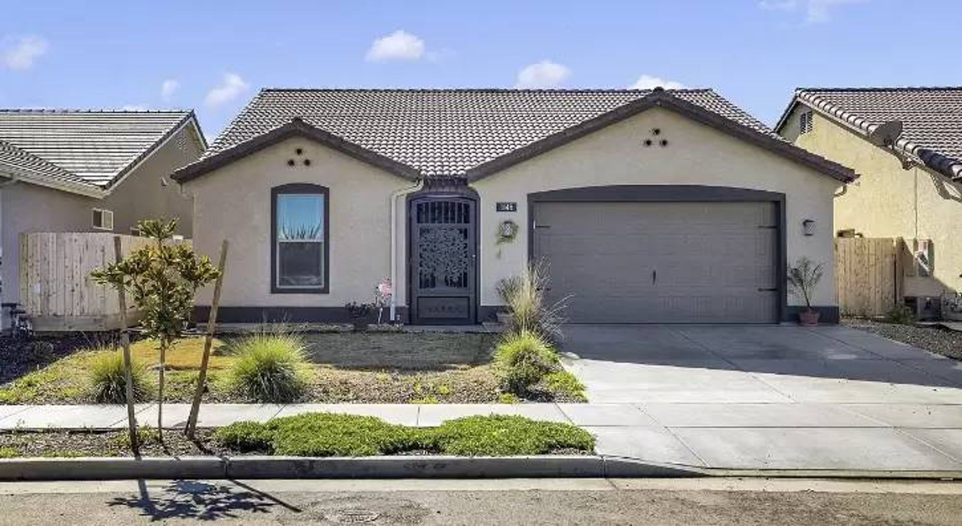 Visalia House: 1145 E Seeger Ave