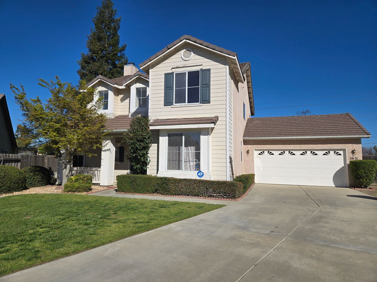 Visalia House: 3621 s Bollinger Court